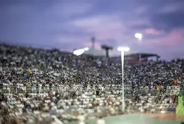 JackeyLove连续十场比赛得分超过突破纪录，中国队挑战极限！(jackeylove比赛视频)